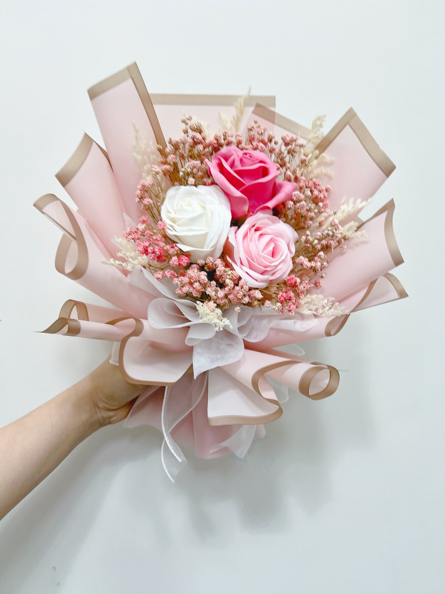 番梘花·粉玫瑰滿天星花束